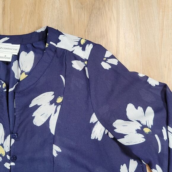 🔹️Liz Claiborne Blue & White Daisy Print Popover Blouse Small - Picture 5 of 13